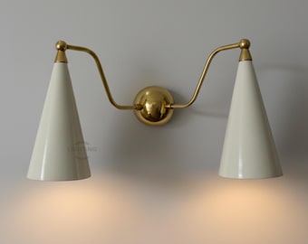 Ręcznie robiony kinkiet ścienny z litego mosiądzu w stylu mid-century modern – oświetlenie do sypialni, łazienki i toaletki