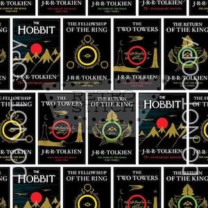 Op de afbeelding: Een verzameling boekomslagen van J.R.R. Tolkien's In de Ban van de Ring en De Hobbit. De omslagen tonen illustraties en tekst op een zwarte achtergrond. Titels zijn onder meer "De Reisgenoten", "De Twee Torens", "De Terugkeer van de Koning" en "De Hobbit".