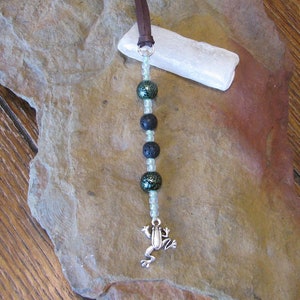Frog Charm Aromatherapy Car Diffuser: Lava Beads & Green Glass