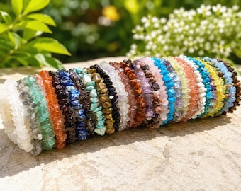 Bracciale con pietre preziose naturali, bracciale elastico con cristalli colorati, gioiello boho con perline, regalo fatto a mano per donne e uomini