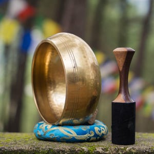 6 inch Tibetan Singing Bowl – 7 Metal Hand-Hammered Sound Healing Gift for Meditation, Yoga & Spiritual Wellness