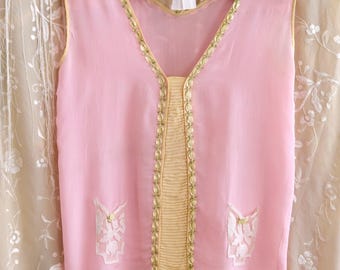 Huisgemaakte roze en gele pyjamaset uit de jaren 1920