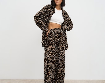Leopard Print Crepe Palazzo Hose Set: Damen Oversized Shirt & Hose mit weitem Bein