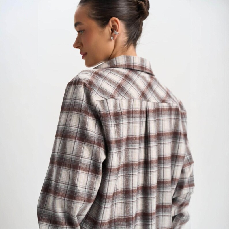 👗Get Cozy and Stylish with Our Plaid Flannel Shirt! 👗

✨Fabric - Flannel fabric, dense structure
80% Cotton, 20% Polyester
Hygroscopic, hypoallergenic and antistatic fabric. High-quality buttons

📏Sizes: S-M, L-XL (please refer to the last photo for detailed measurements)