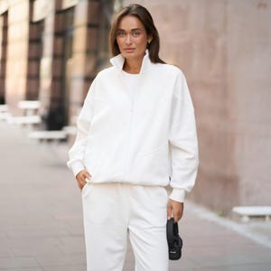 Loungewear Set with Cozy Zip Sweatshirt and Joggers | Women&#39;s Casual Outfit | Two-Piece Streetwear Tracksuit | Warm Hoodie | Sportwear Pants