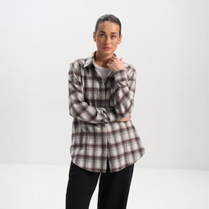👗Get Cozy and Stylish with Our Plaid Flannel Shirt! 👗

✨Fabric - Flannel fabric, dense structure
80% Cotton, 20% Polyester
Hygroscopic, hypoallergenic and antistatic fabric. High-quality buttons

📏Sizes: S-M, L-XL (please refer to the last photo for detailed measurements)