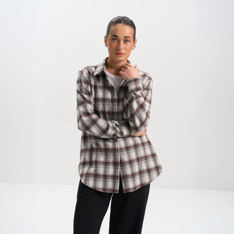 👗Get Cozy and Stylish with Our Plaid Flannel Shirt! 👗

✨Fabric - Flannel fabric, dense structure
80% Cotton, 20% Polyester
Hygroscopic, hypoallergenic and antistatic fabric. High-quality buttons

📏Sizes: S-M, L-XL (please refer to the last photo for detailed measurements)