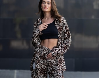 Grundlegende Leopard-Print Damen zweiteilige Anzug : Langarm-Shirt und Oversize-Shorts für Frauen