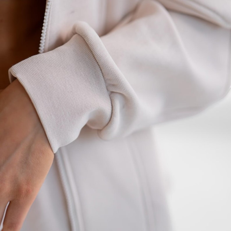 ✨Fabric - Peyne (3-thread loop)
90% Cotton, 10% Polyester
Does not pill, does not fade

📏Sizes: S, M, L, XL (please refer to the last photo for detailed measurements)

Set includes: Hoodie and Joggers

Step into ultimate comfort and style with this versatile women's tracksuit. This isn't just a set for lounging; it's a chic streetwear women set that's perfect for your everyday adventures.