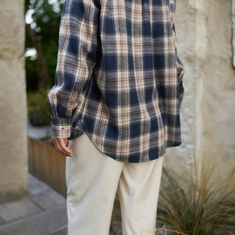 👗Get Cozy and Stylish with Our Plaid Flannel Shirt! 👗

✨Fabric - Flannel fabric, dense structure
80% Cotton, 20% Polyester
Hygroscopic, hypoallergenic and antistatic fabric. High-quality buttons

📏Sizes: S-M, L-XL (please refer to the last photo for detailed measurements)