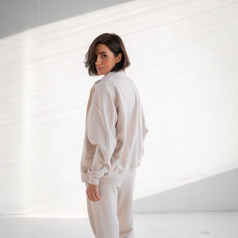 ✨Fabric - Peyne (3-thread loop)
90% Cotton, 10% Polyester
Does not pill, does not fade

📏Sizes: S, M, L, XL (please refer to the last photo for detailed measurements)

Set includes: Hoodie and Joggers

Step into ultimate comfort and style with this versatile women's tracksuit. This isn't just a set for lounging; it's a chic streetwear women set that's perfect for your everyday adventures.