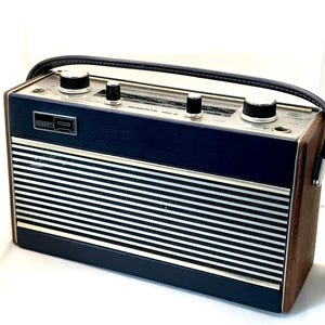 Roberts Ric 2 (1971–1974) Vintage Radio – Royal Warrant, Upgraded with Bluetooth, FM & Rechargeable Battery