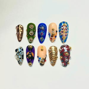 Handgemachte 3D verschönerte Press-On Nägel - Buntes & Einzigartiges Nail Art Set