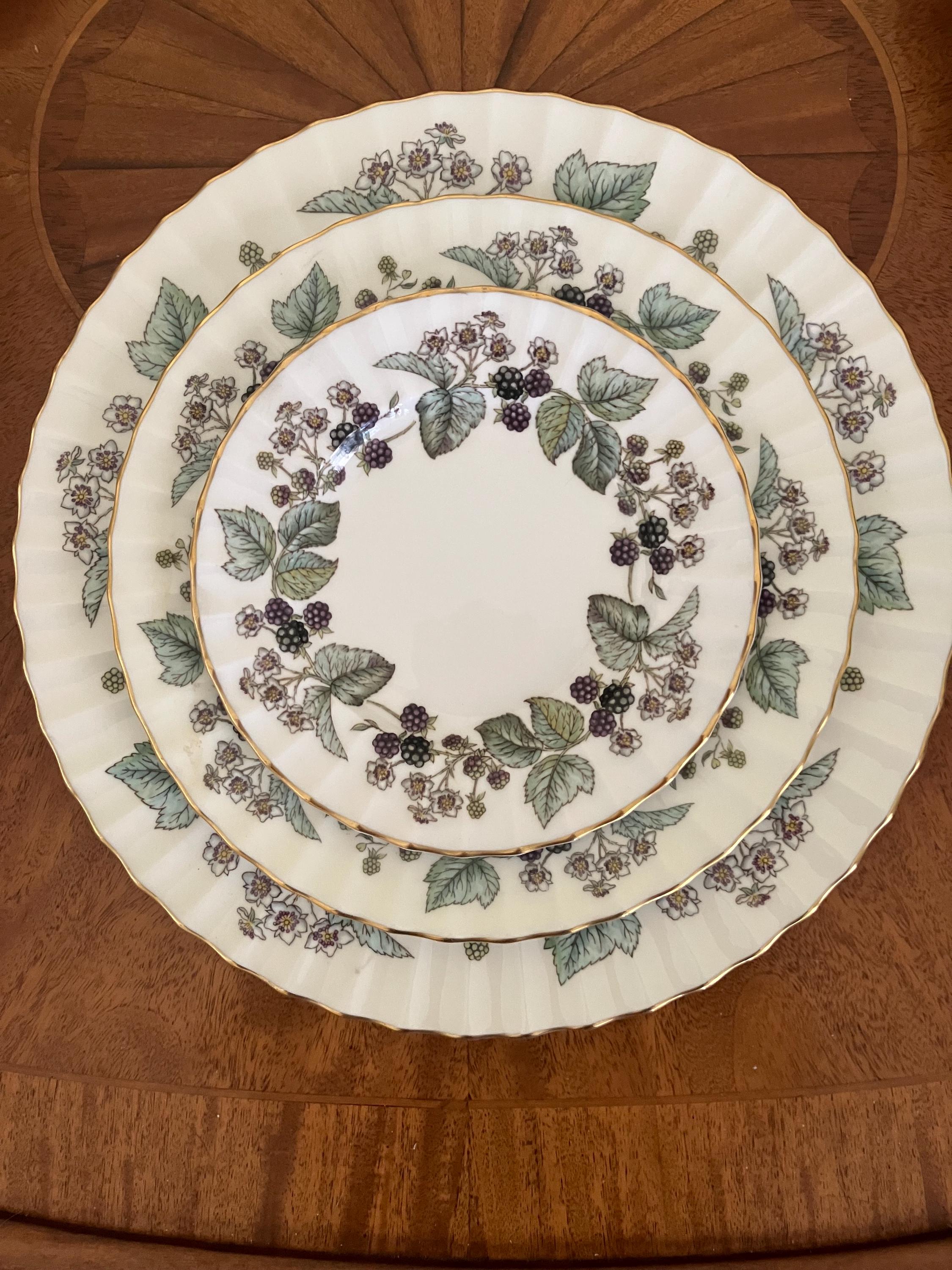 Worcester Lavinia - Etsy