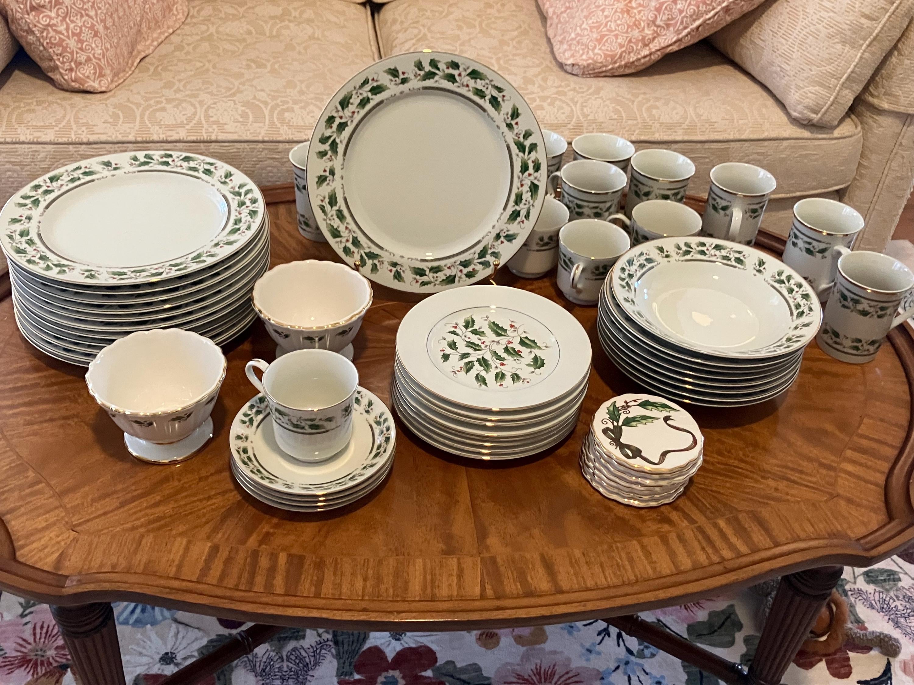 ロイヤルギャラリーGallery Holly&The joy　大皿 Royal Gallery / the Trimmings Holly Christmas Japan Fine China