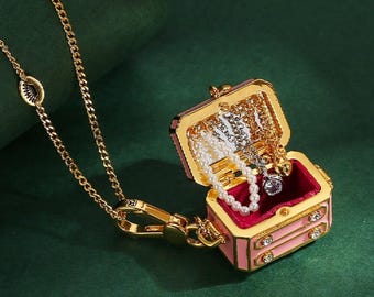 Juicy Couture Jewelry Chest Train Case Box Charm.