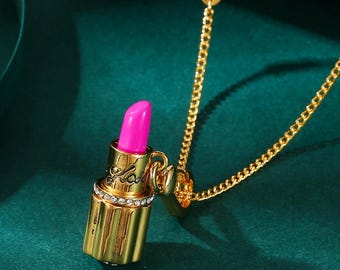 Juicy Couture Rosa Lippenstift-Charme-Halskette mit Strass-Akzenten