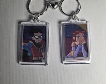 Starfire and Robin Keychain Set