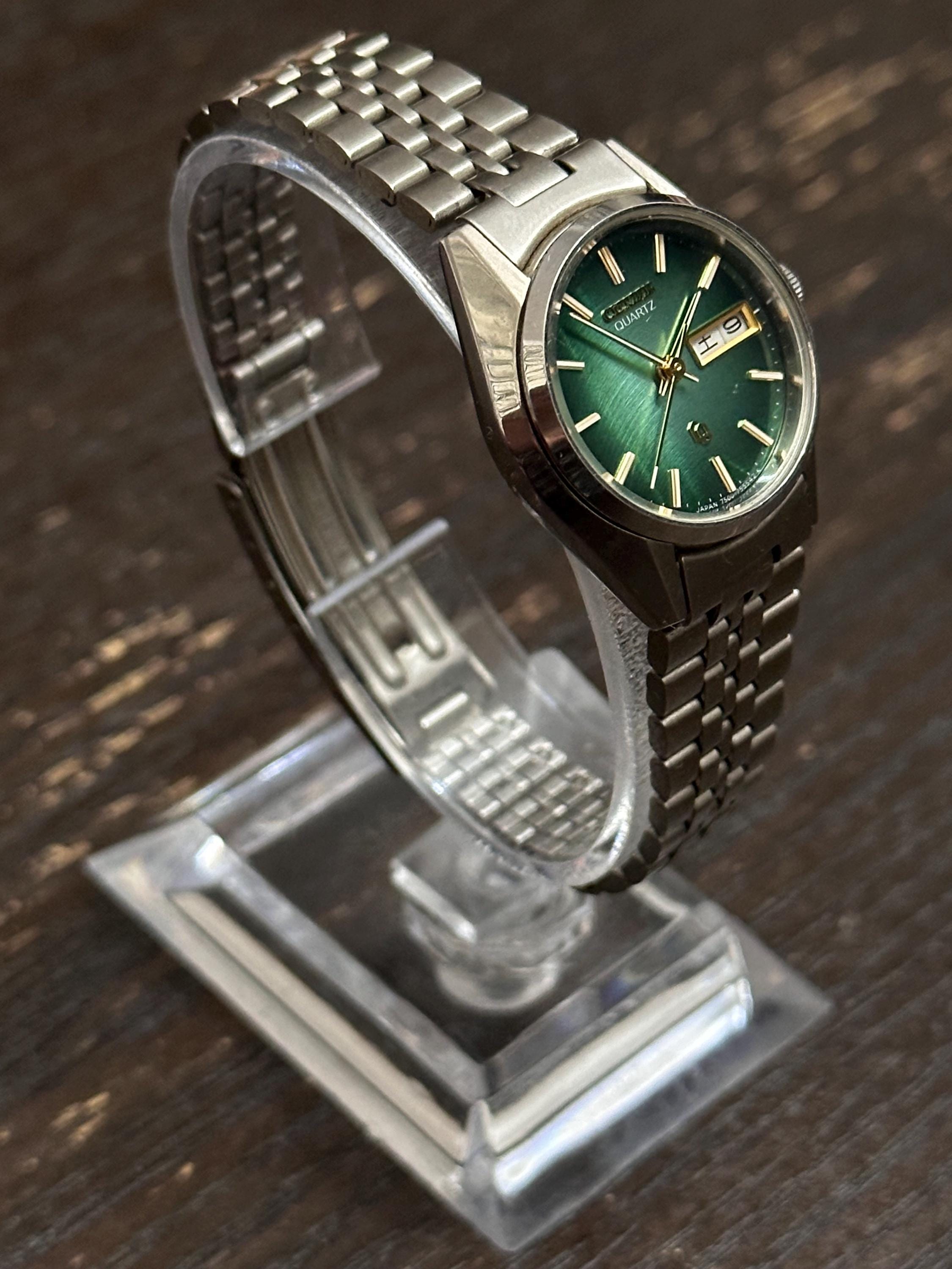 小物 80s Vintage Citizen Eyawear Green Lens Vintage Citizen Quartz Watch 1976 | Green Sunburst Dial | Day Date