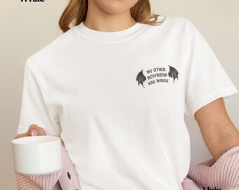 Camiseta "Mi otro novio tiene alas": Camiseta de lectura de fantasía y romance de ACOTAR
