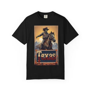 Vintage Texas Cowboy Graphic T-shirt - Unisex Tee for Cowboys and Wild West Lovers, Great for Casual Wear, Gifts, Texas Pride