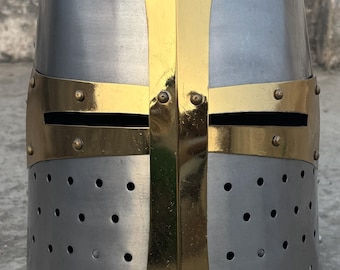 Casco de cruzado de acero hecho a mano / Yelmo de caballero templario