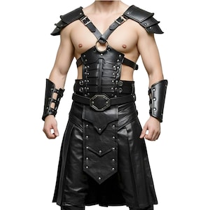 Men&#39;s Black Leather Gladiator Costume: Medieval Warrior Armor Set