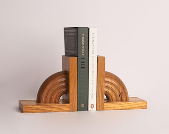 Mid-Century Modern Holzbogen Buchstützen - Paar architektonische gestufte Regenbogen Buchstützen c. 1970er Jahre - Minimalistisches Japandi Regal Dekor