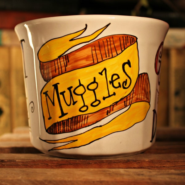 Harry Potter "Don't let the Muggles get you down" Soup Mug - Extra Large, white Hand Painted with plastic lid