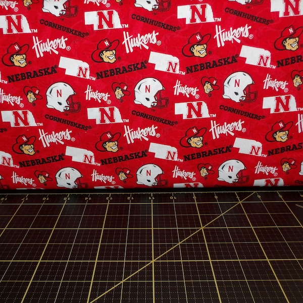 Sykel Enterprises. NCAA University of Nebraska Huskers Tone on Tone 44/45