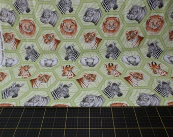 Northcott. Baby Safari. Little Hexie Animals Green