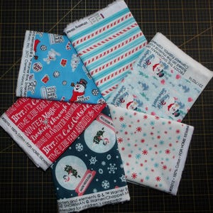 Frosty the Snowman Fat Quarter Bundle - 6 Piece Licensed Frosty / Vintage Christmas Movie FQ Bundle - 100% cotton woven