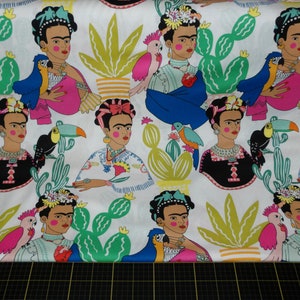 Alexander Henry. Frida con Las Plumas Natural