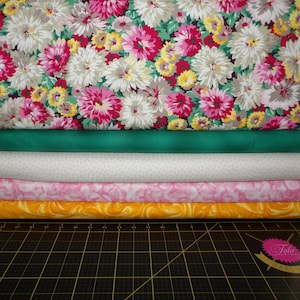 Cottage Garden Daisy Extravaganza Fat Quarter Bundle - 5 Piece Kaffe Fasset Floral Plus Matching Blenders FQ Set - 100% Cotton