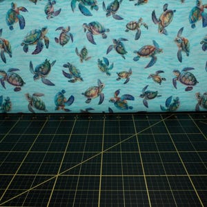 QT Fabrics. Endless Blues. Sea Turtle Toss Aqua