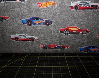 Riley Blake. Hot Wheels. Gris principal