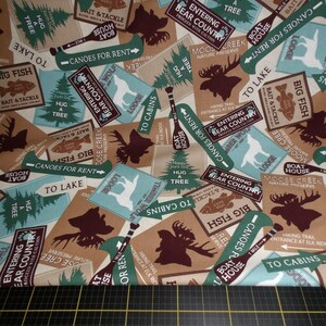 Kanvas. Alojamento em Moose Creek. Placas de Hospedagem Creme IMPRESSAS DIGITAL
