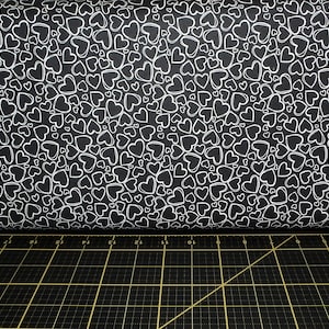 Patrick Perdre. Fondamentalement en noir et blanc 2. Doodle coeurs négatifs