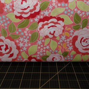 Riley Blake. Into the Garden. Main Pink
