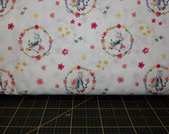 Ghirlanda floreale bianca Peter Rabbit Flowers & Dreams di The Craft Cotton Co.