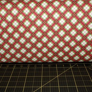 Robert Kaufman. Flowerhouse Vintage Christmas. Red Plaid
