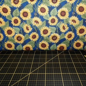 Lewis & Irene. Sunflowers. Sunflower and Bee Dark Blue