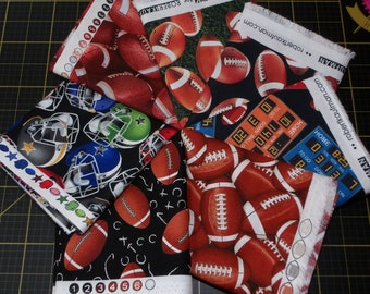 Gridiron Fat Quarter Bundle - Pacchetto FQ da 7 pezzi a tema football - 100% cotone