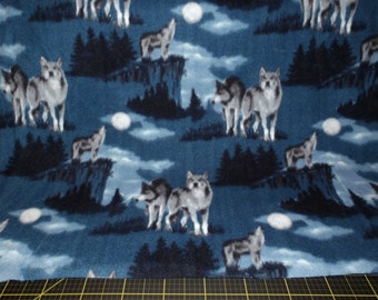 Windham Fabrics. WinterFleece. Baying at the Moon FLEECE 58/60 wide