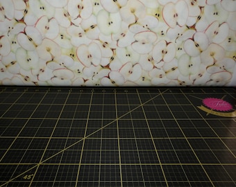 Timeless Treasures. Orchard Valley. Packed Apples Slices Cream DIGITALLY PRINTED