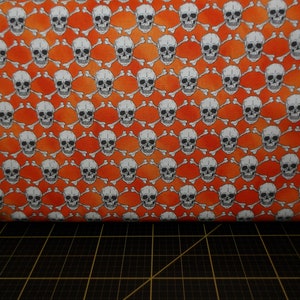 Kanvas. Halloween Spirit. Glowing Skulls Orange Glow in the Dark