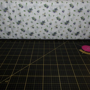 Northcott. Honey & Clover. Clover Toss White