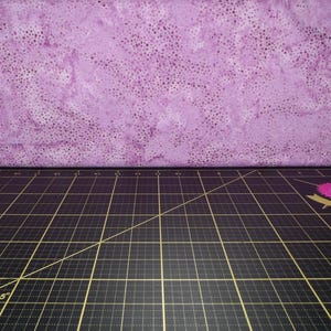 Hoffman Fabrics. Bali. Dot Batik Orchid
