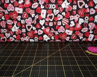 Timeless Treasures. Be Mine. XOXO Valentine Heart Cookies Black DIGITALLY PRINTED