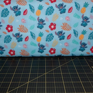 Springs Creative. Disney Lilo & Stitch. Stitch Hula